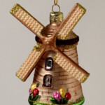 DUTCH WINDMILL NETHERLANDS HOLLAND GLASS CHRISTMAS ORNAMENT NEW